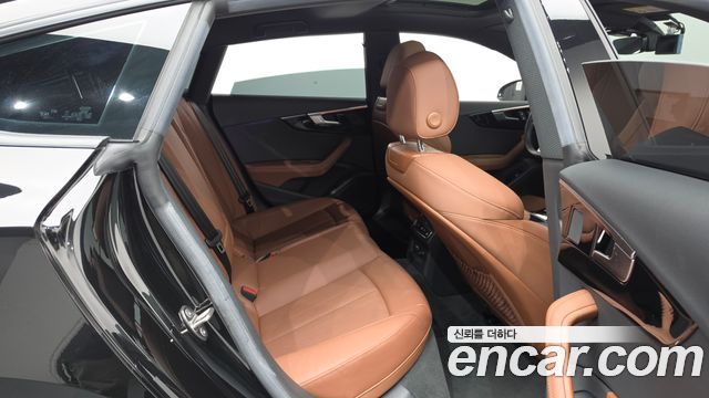 Audi A5 2021 — photo 17
