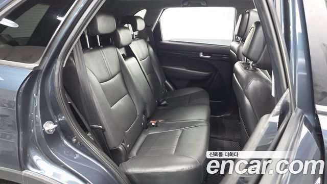 Kia Sorento 2011 — photo 17