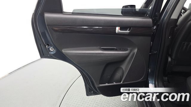 Kia Sorento 2011 — photo 15