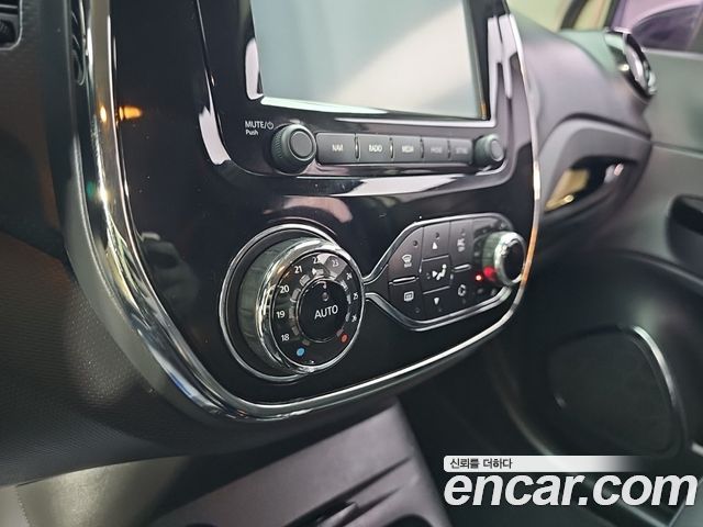 Renault Korea QM3 2015 — photo 16