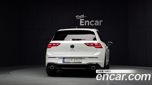 Volkswagen Golf 2023 — photo 4