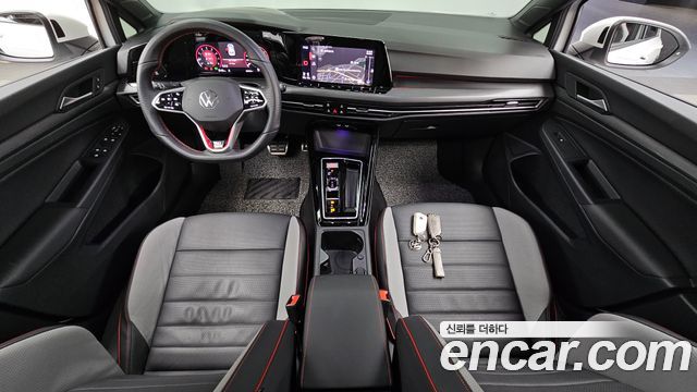 Volkswagen Golf 2023 — photo 10