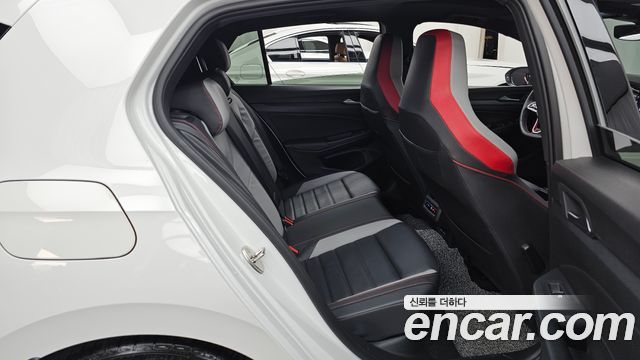 Volkswagen Golf 2023 — photo 18