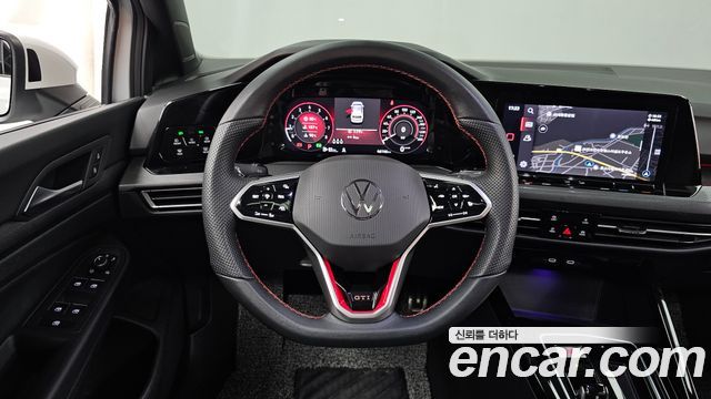 Volkswagen Golf 2023 — photo 19