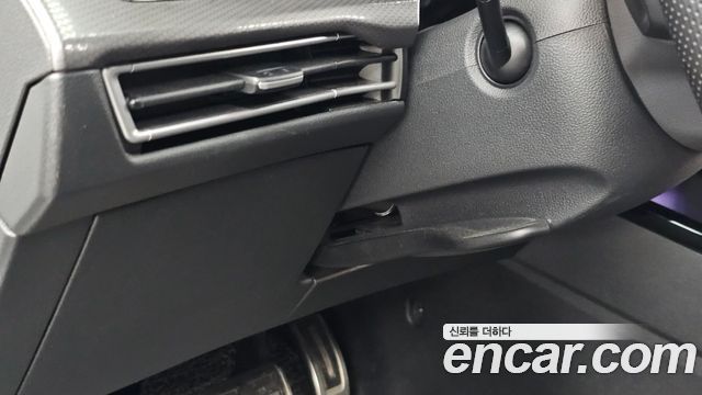 Volkswagen Golf 2023 — photo 22