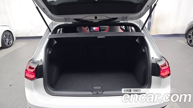 Volkswagen Golf 2023 — photo 26