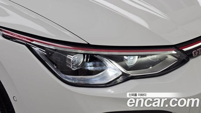 Volkswagen Golf 2023 — photo 8