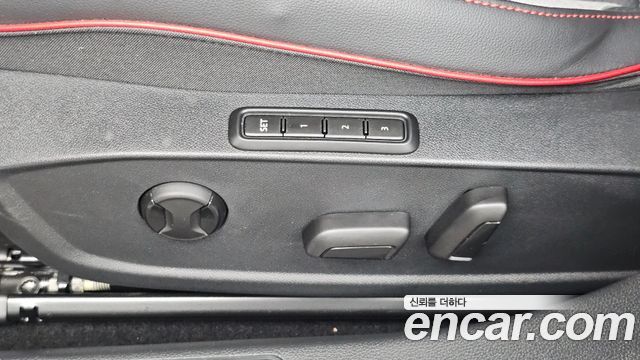 Volkswagen Golf 2023 — photo 16