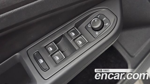 Volkswagen Golf 2023 — photo 28