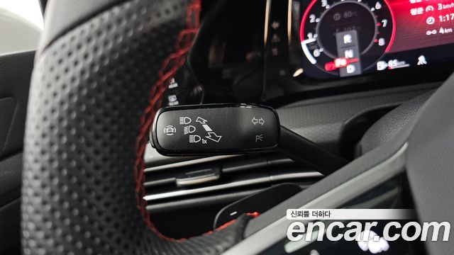 Volkswagen Golf 2023 — photo 31