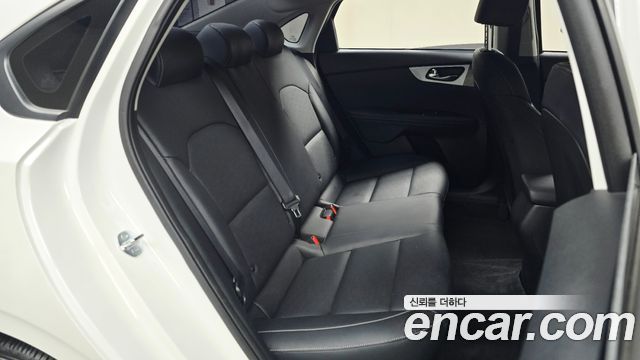 Kia K3 2024 — photo 17