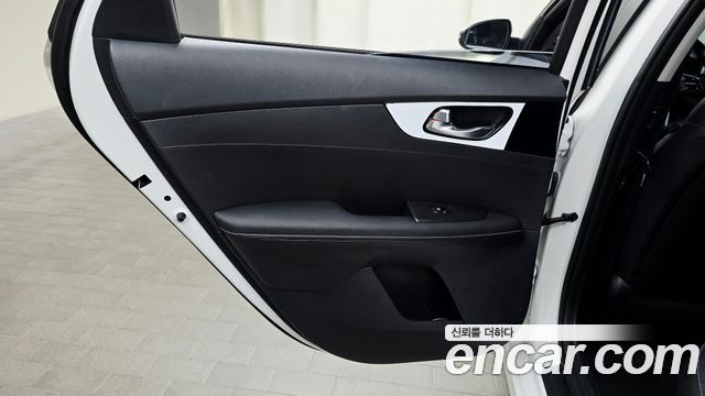 Kia K3 2024 — photo 15