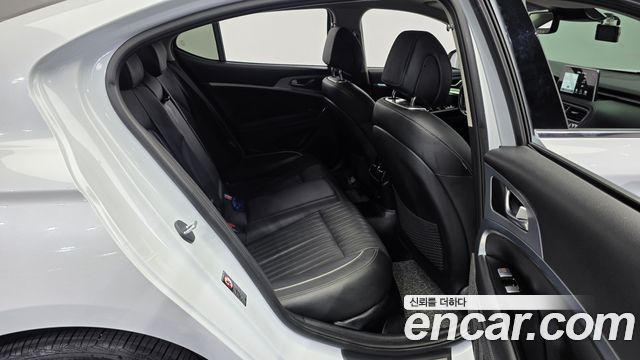 Genesis G70 2018 — photo 18