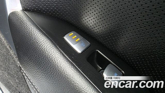 Genesis G70 2018 — photo 24