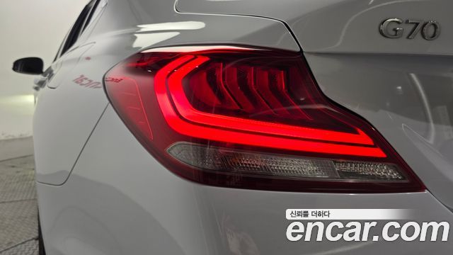 Genesis G70 2018 — photo 9