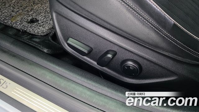 Genesis G70 2018 — photo 28