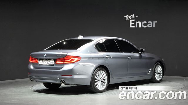 BMW 5-Series 2019 — photo 2