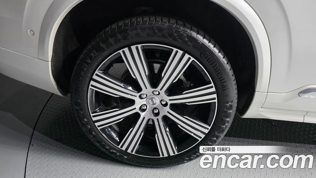 Volvo XC90 2023 — photo 5