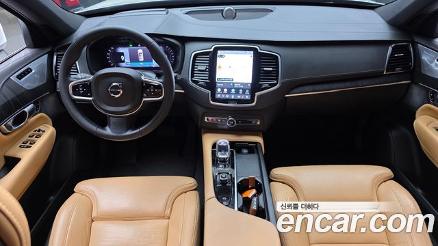 Volvo XC90 2023 — photo 10