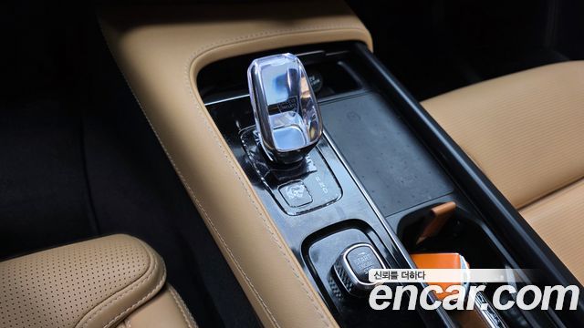 Volvo XC90 2023 — photo 12