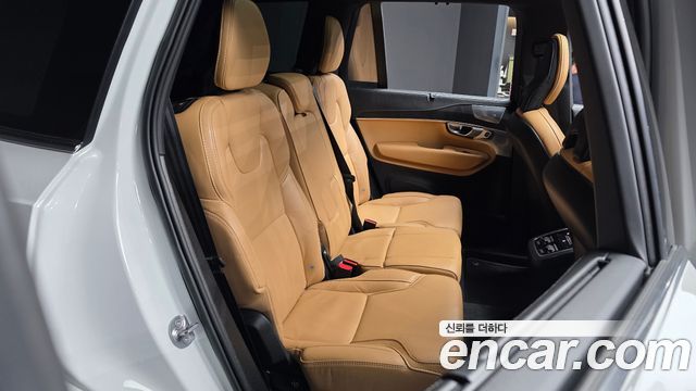 Volvo XC90 2023 — photo 18