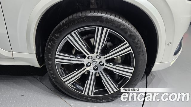 Volvo XC90 2023 — photo 7