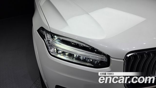 Volvo XC90 2023 — photo 8