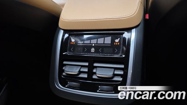 Volvo XC90 2023 — photo 30