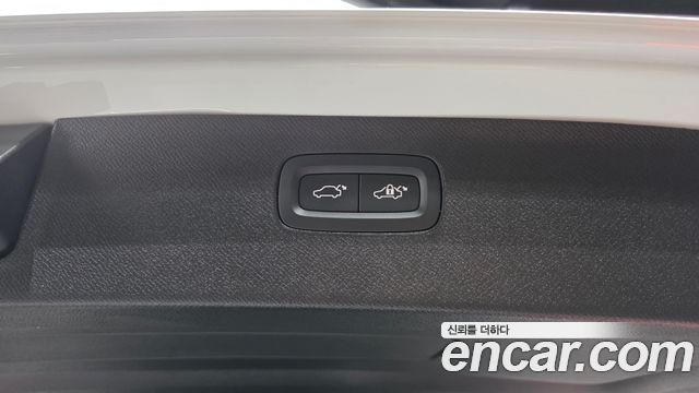 Volvo XC90 2023 — photo 34