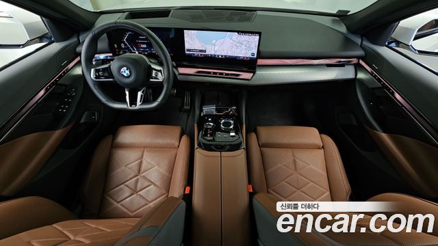 BMW 5-Series 2025 — photo 10