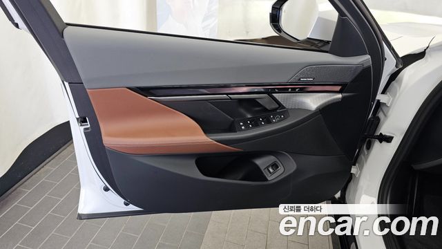 BMW 5-Series 2025 — photo 24