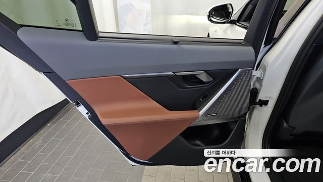 BMW 5-Series 2025 — photo 25