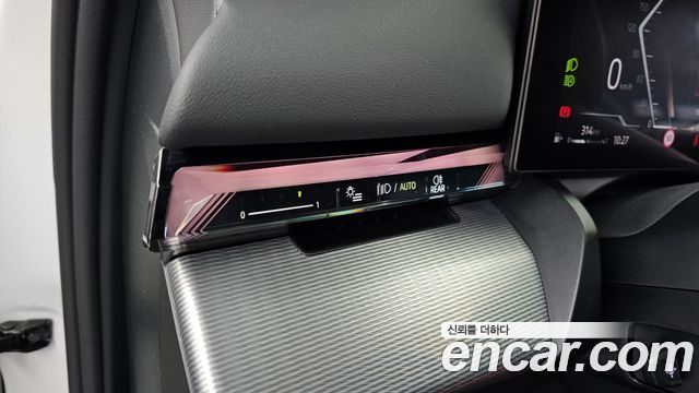 BMW 5-Series 2025 — photo 33