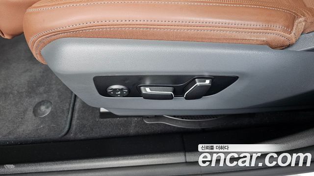 BMW 5-Series 2025 — photo 34