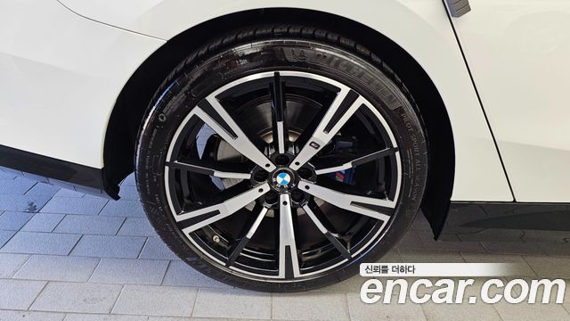 BMW 5-Series 2025 — photo 35