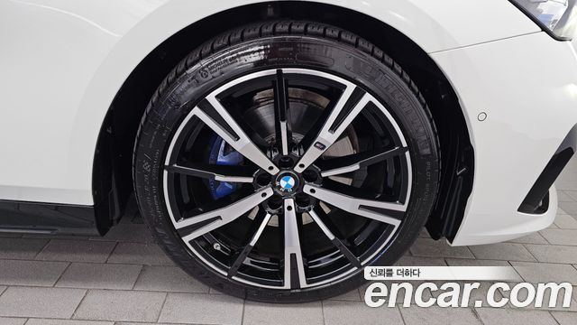 BMW 5-Series 2025 — photo 36