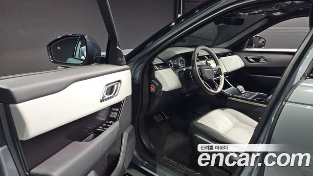 Land Rover Range Rover Velar 2026 — photo 13