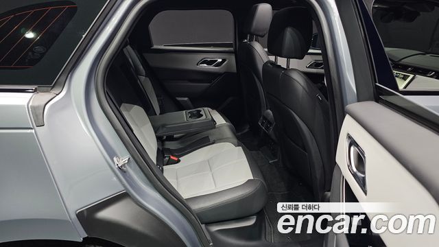 Land Rover Range Rover Velar 2026 — photo 17