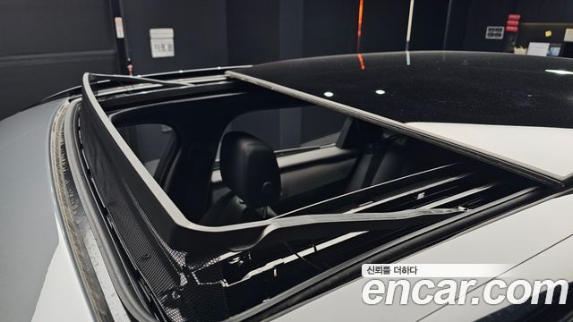 Land Rover Range Rover Velar 2026 — photo 25