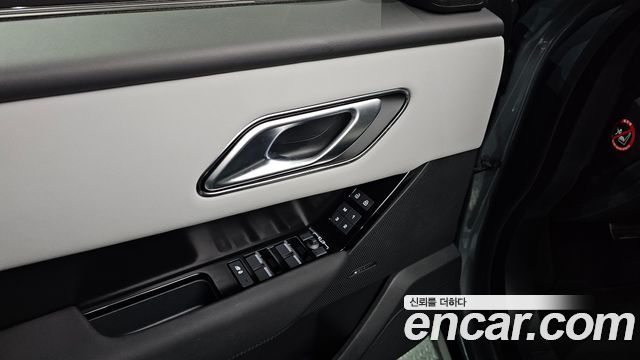 Land Rover Range Rover Velar 2026 — photo 29