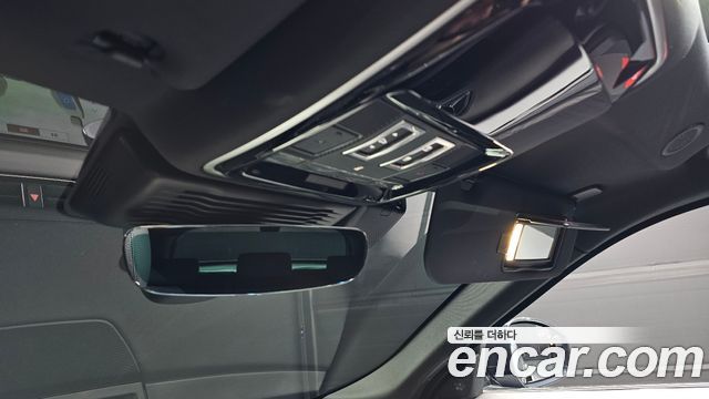Land Rover Range Rover Velar 2026 — photo 30
