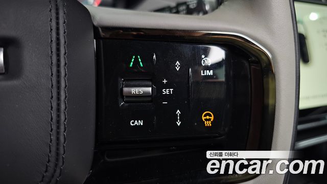 Land Rover Range Rover Velar 2026 — photo 33