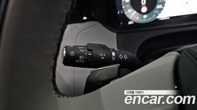 Land Rover Range Rover Velar 2026 — photo 35