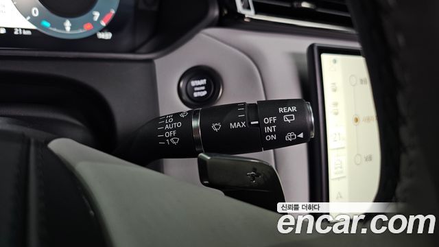 Land Rover Range Rover Velar 2026 — photo 36