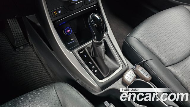 Hyundai AVANTE 2014 — photo 9