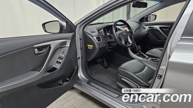 Hyundai AVANTE 2014 — photo 10