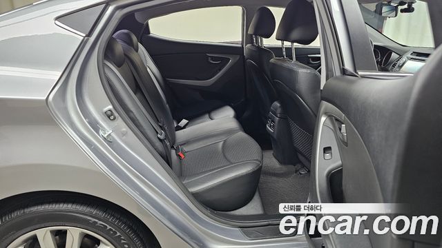 Hyundai AVANTE 2014 — photo 12