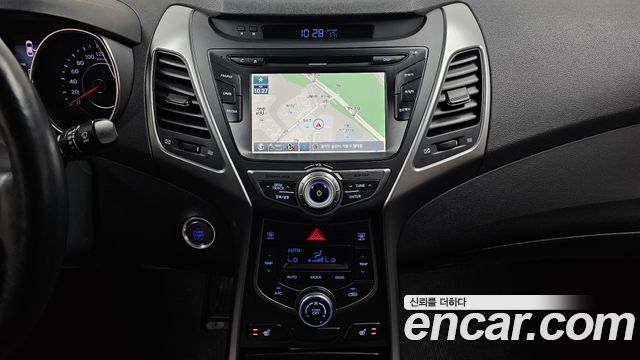 Hyundai AVANTE 2014 — photo 16