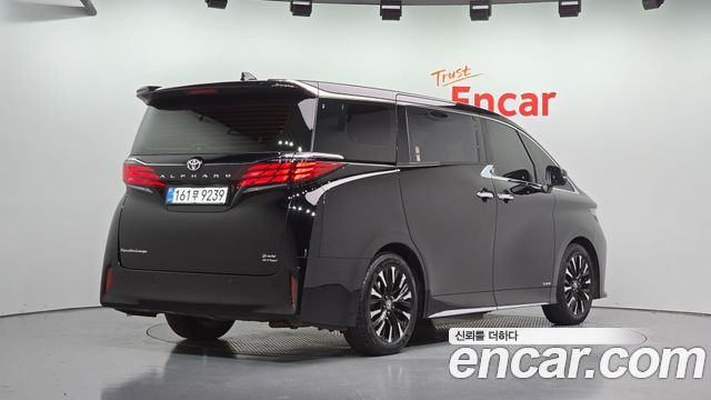 Toyota Alphard 2025 — photo 2