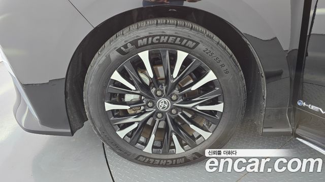 Toyota Alphard 2025 — photo 5